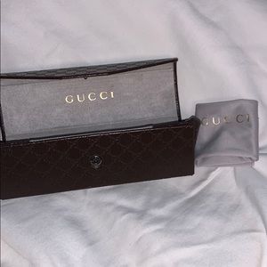 Gucci eyeglass case with cloth!
